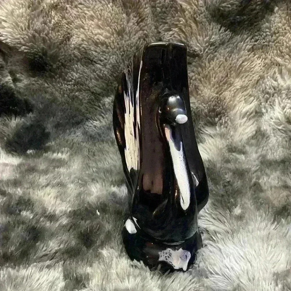 VTG BMP BLUE MOUNTAIN POTTERY
GLAZED BLUE AND WHITE SWAN
PLANTER - Picture 2 of 16